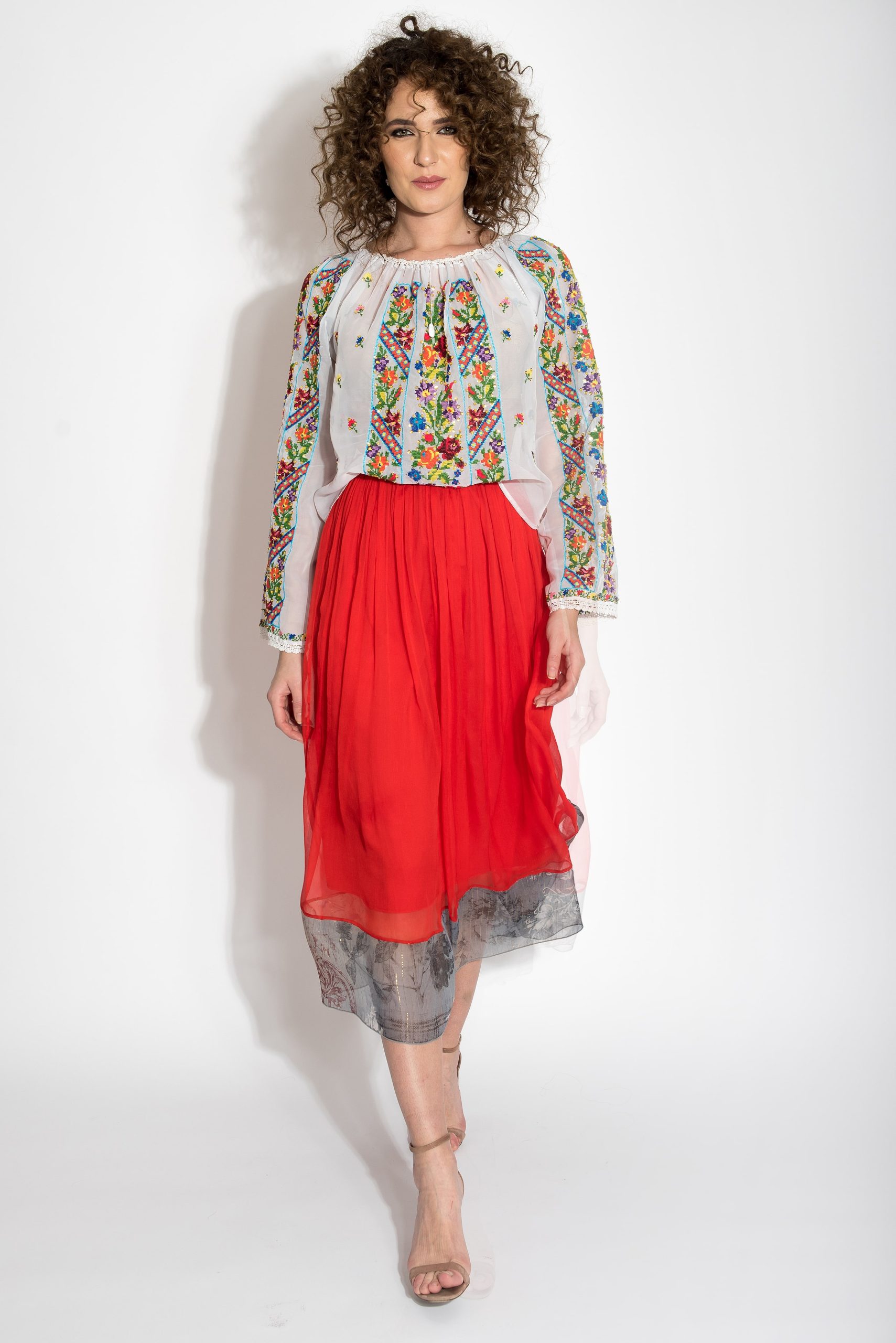 Bluza-tip-ie-cu-margele-Izabela-Mandoiu-2