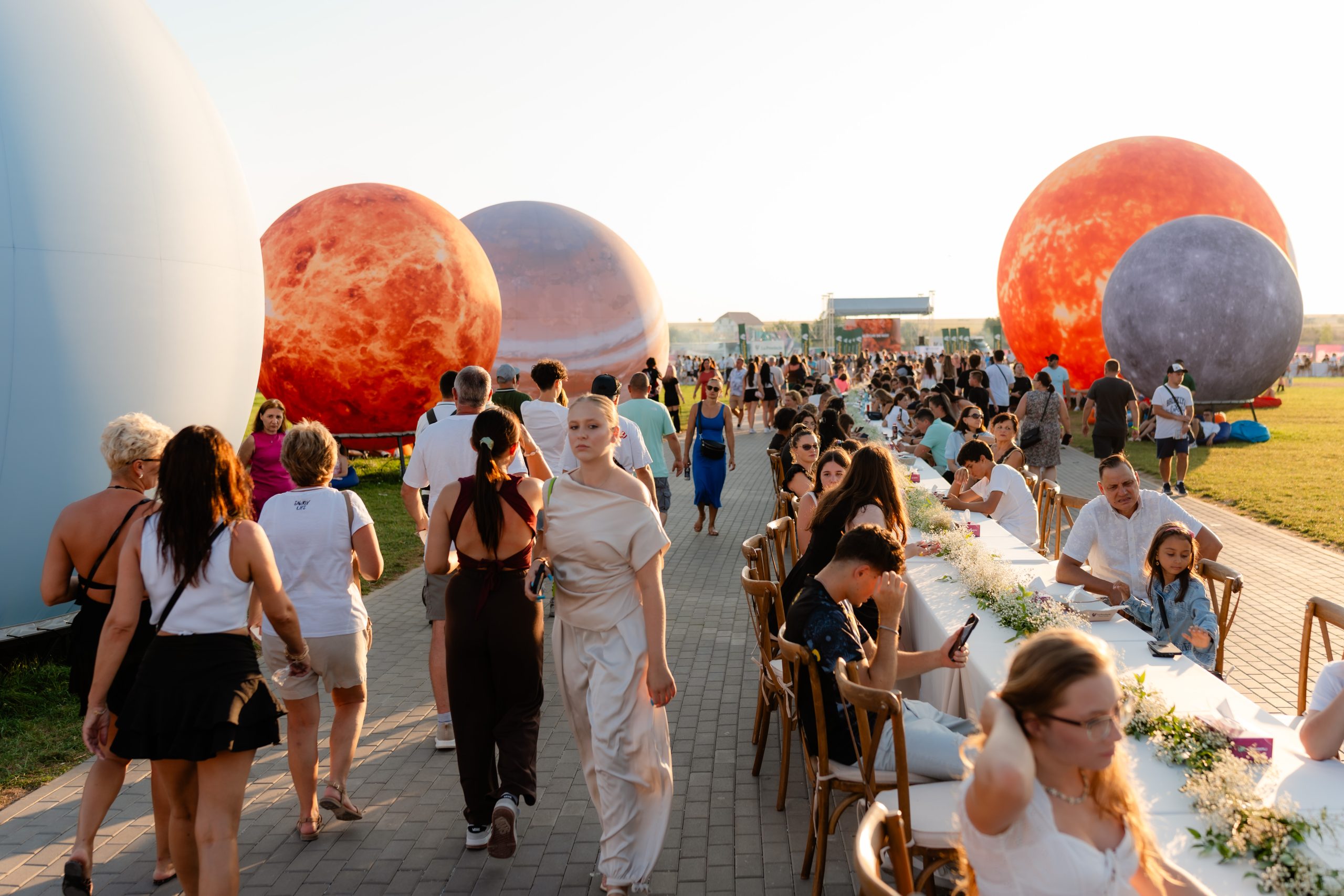 Guinness World Records™ la NIBIRU – Record mondial Largest Serving of Chicken Wings realizat de LaProvincia, Carmistin The Food Company_